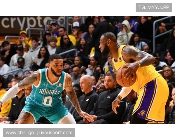 詹皇缺阵，湖人反倒“起飞”？1.3亿美金砸出新天地