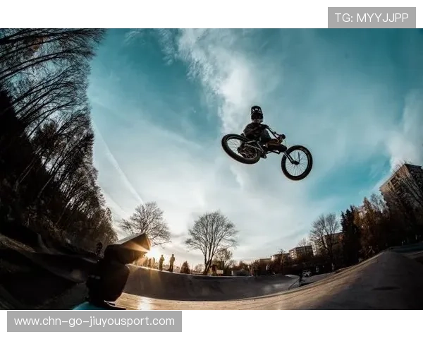 运动“飞跃”瞬间：空中“极限表演”精彩纷呈！